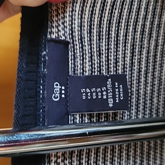 Gap Navy Blue and White Striped Pull Over Top - Picture 5 of 7
